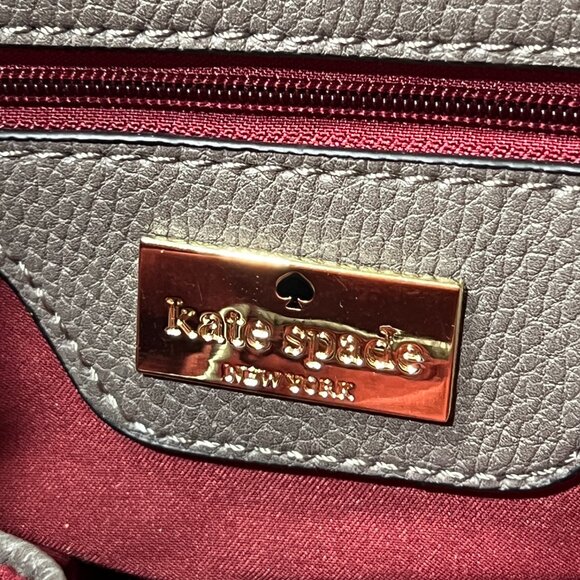 Kate Spade Gray Pebbled Leather Purse Handbag Shoulder Zipper Pockets Dividers - Picture 7 of 16